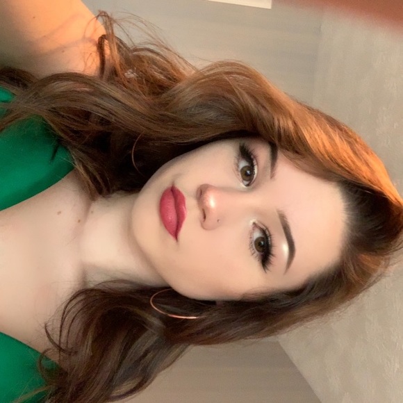 Meet your Posher, Taylor - Picture 1 of 1